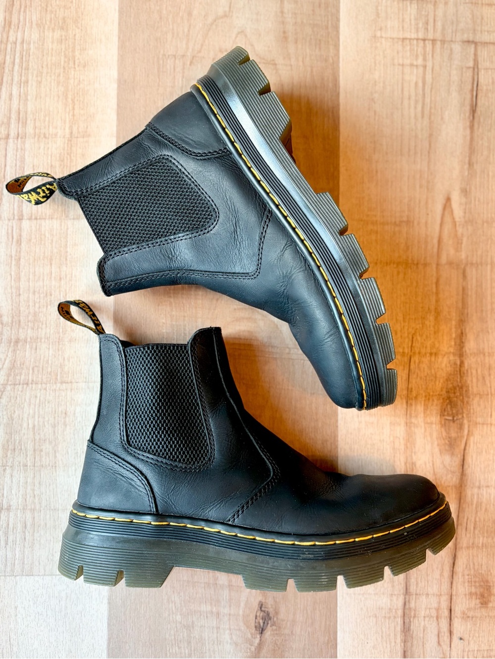 Dr. Martens Embury Leather Black Chelsea Pull Up Boot Mens Size 6